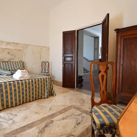 Le Querciolaie Country house *